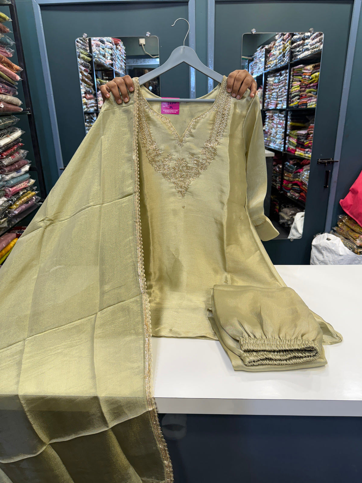 Premium giraffe gold dress 😍😍👌🏻👌🏻